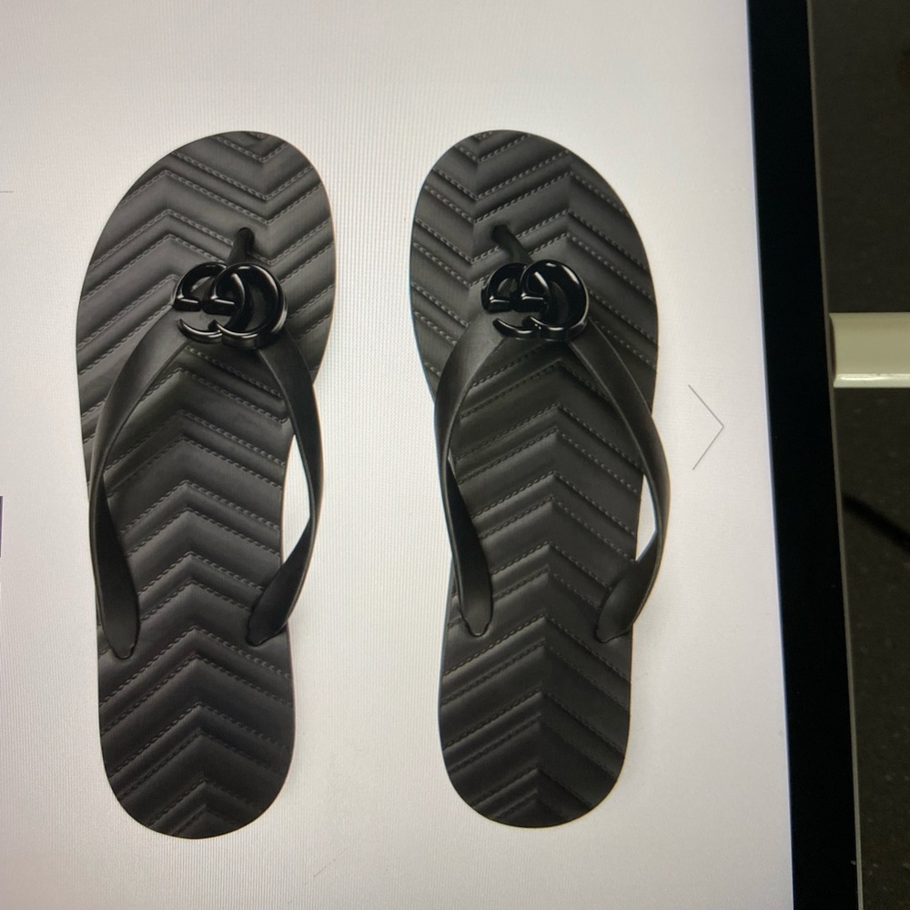 NEW Gucci sandal